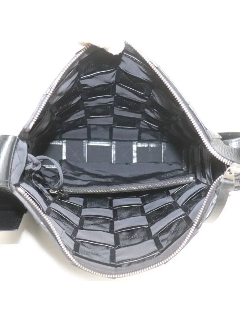 Bottega Veneta Maxi Intrecciato Cassette Shoulder Bag Black